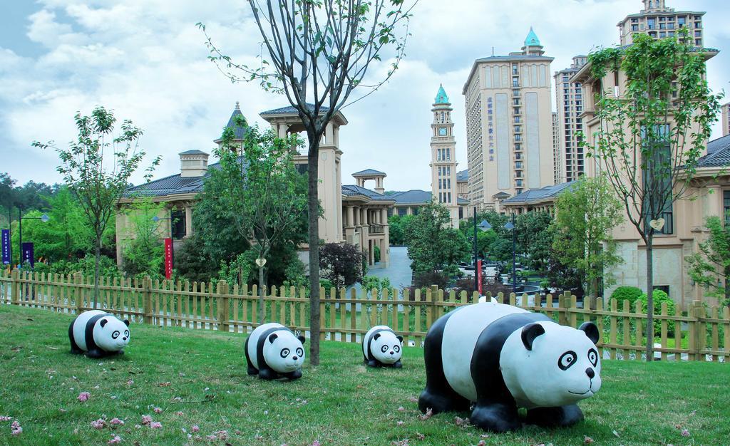 Howard Johnson Agile Plaza Chengdu Eksteriør billede