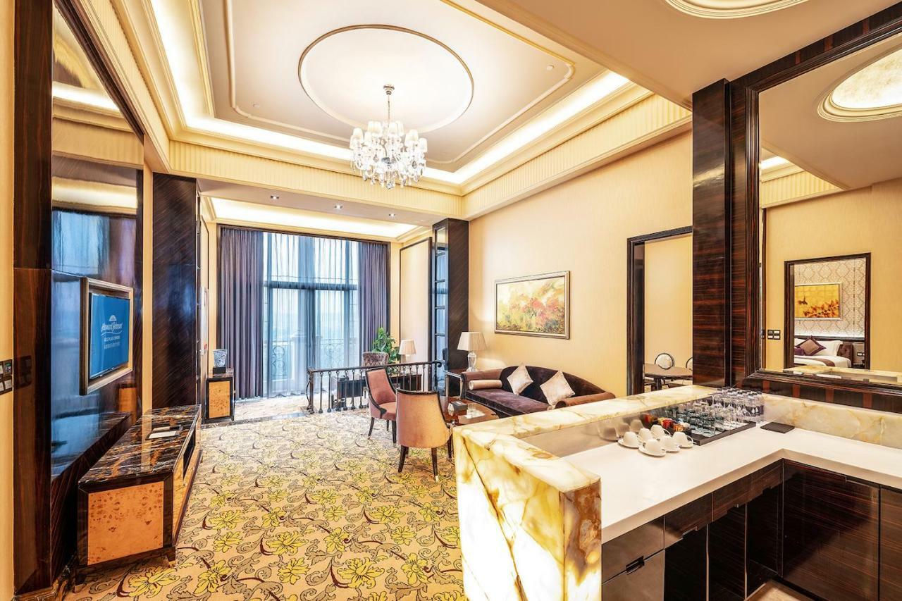 Howard Johnson Agile Plaza Chengdu Eksteriør billede